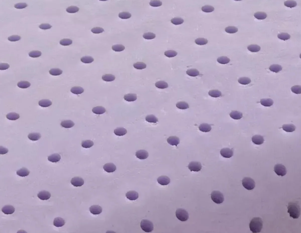 Латекс LAVENDER - обладает успокоительным эффектом, снимает нервное напряжение, улучшает циркуляцию крови и способствует быстрому засыпанию.