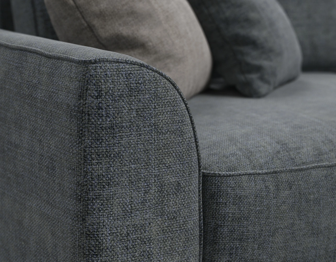 Стильный декоративный кант по периметру подчеркивает исключительный вкус владельца