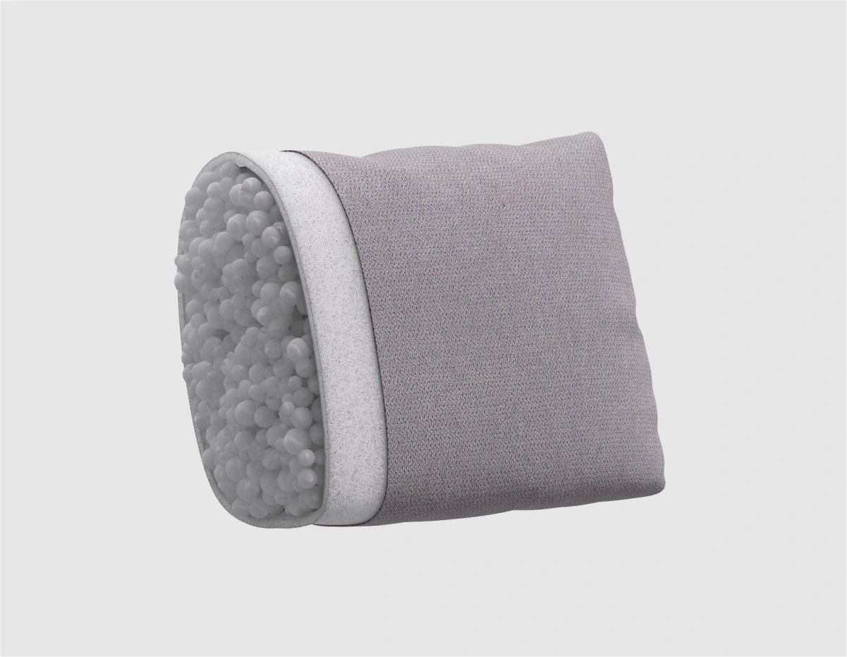 Мягкие набивные подушки, в сочетании холлофайбера и дробленой пены, поддерживают спину в комфортном положении.