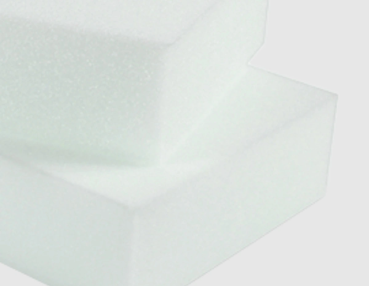 SOFTFOAM - крупноячеистая пена с улучшенными показателями эластичности и восстановления после нагрузки. Главная его задача - обеспечить мягкость и упругость матраса.