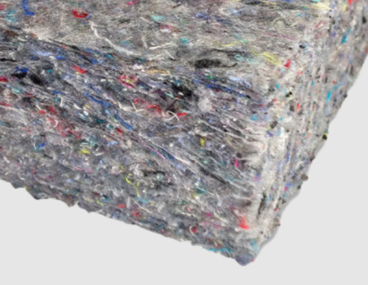 ANATOMIX LUX - обладает умеренной жесткостью и упругостью, отлично держит форму, пропускает воздух. Слой используется для профилактики искривления позвоночника.